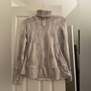 Calia by Carrie Underwood Warm Pullover Entwined Smooth Silver Sweatshirt